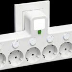 EU Többportos Konnektor Elosztó 4 aljzat +USB-port